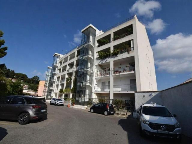 Appartamento in affitto di 119 m² in Via Seminario Estivo