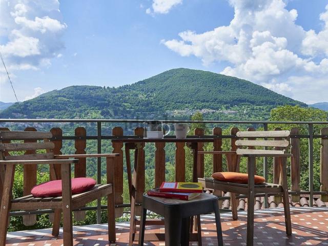 Appartamento in affitto di 120 m² in Via 12 Gennaio, 2