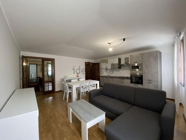 Appartamento in affitto di 120 m² in Via Cavour