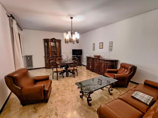 Appartamento in affitto di 120 m² in Via Cardinale Callegari, 25