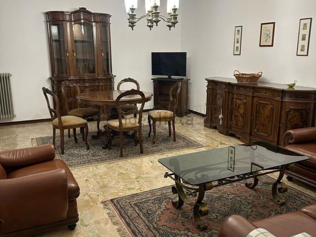 Appartamento in affitto di 120 m² in Via Cardinale Callegari, 25