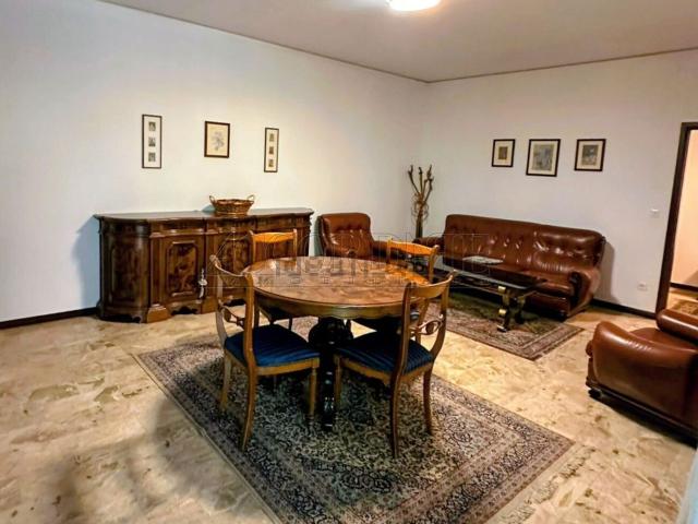 Appartamento in affitto di 120 m² in Via Cardinale Callegari, 25