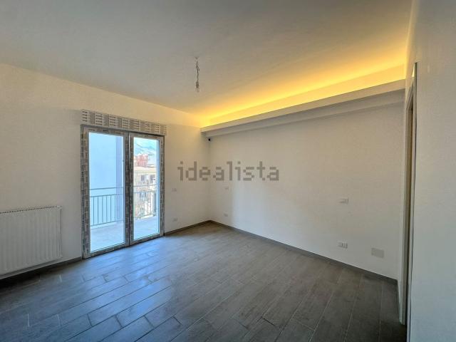 Appartamento in affitto di 120 m² in Via Carella