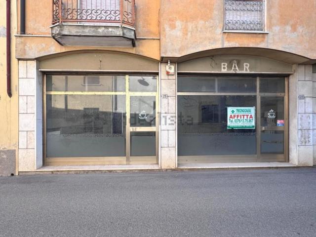 Appartamento in affitto di 120 m² in Via Chiesa, 25