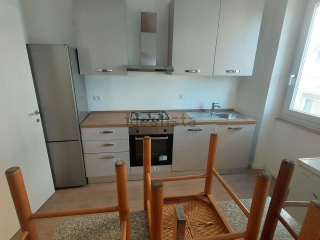 Appartamento in affitto di 120 m² in Via Antelmo Severini, 42