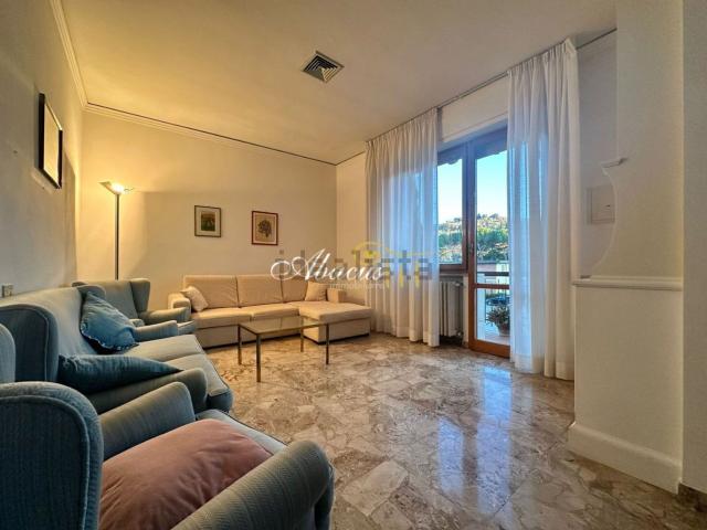 Appartamento in affitto di 120 m² in Via Alessandro Lanfranchi