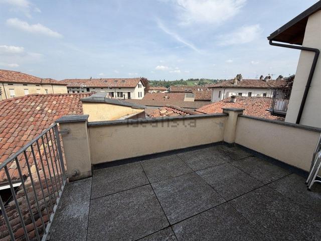 Appartamento in affitto di 120 m² in Via Alessandro Manzoni