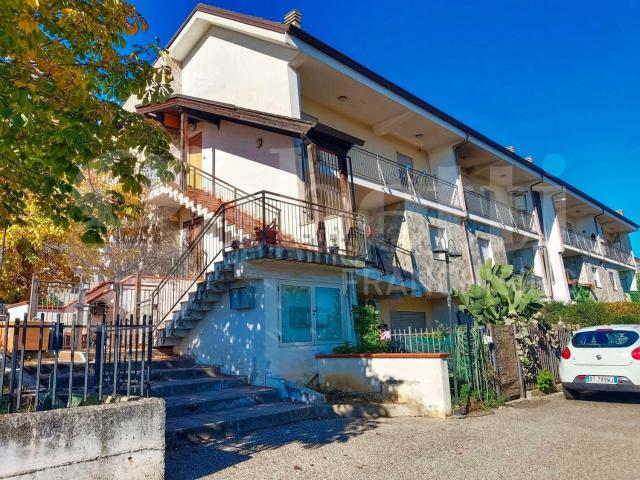 Appartamento in affitto di 120 m² in Via Alessandro Magno, 288
