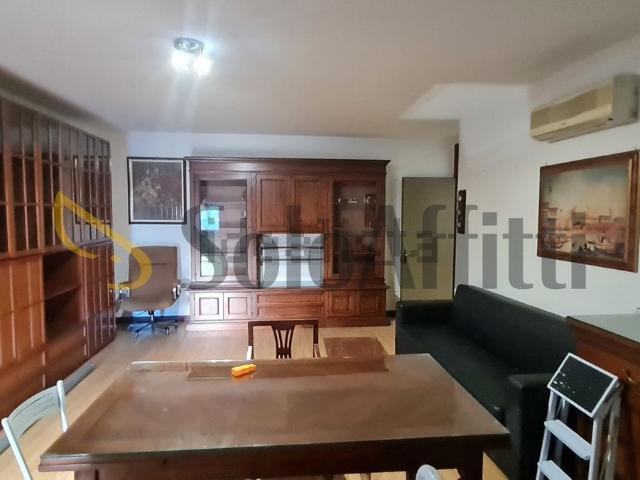 Appartamento in affitto di 120 m² in Via Armando Diaz