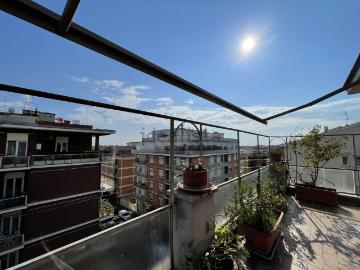 Appartamento in affitto di 120 m² in Via Andrea Baldi, 12