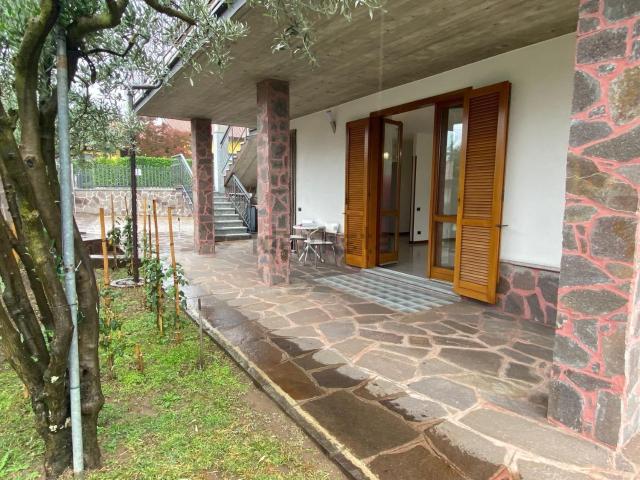 Appartamento in affitto di 120 m² in Via Baraggia