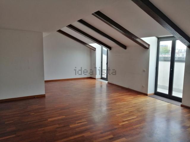 Appartamento in affitto di 120 m² in Via Benedetto Marcello, 2