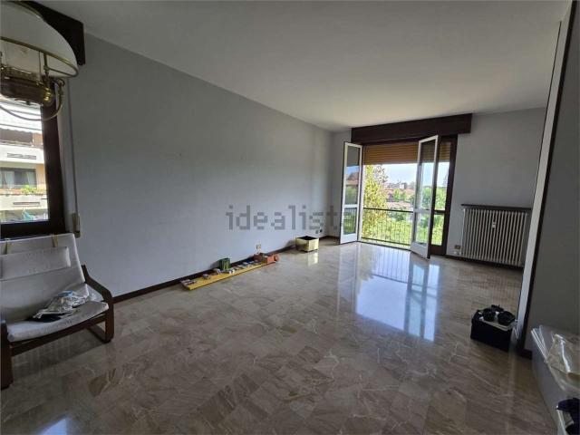Appartamento in affitto di 120 m² in Via Giulio Pogiani
