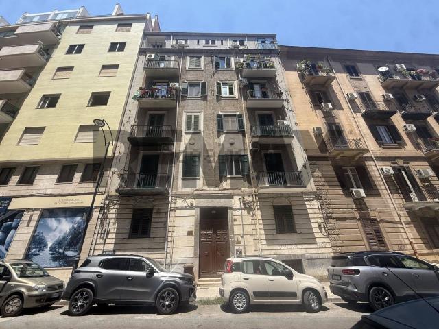 Appartamento in affitto di 120 m² in Via Giuseppe La Farina, 23