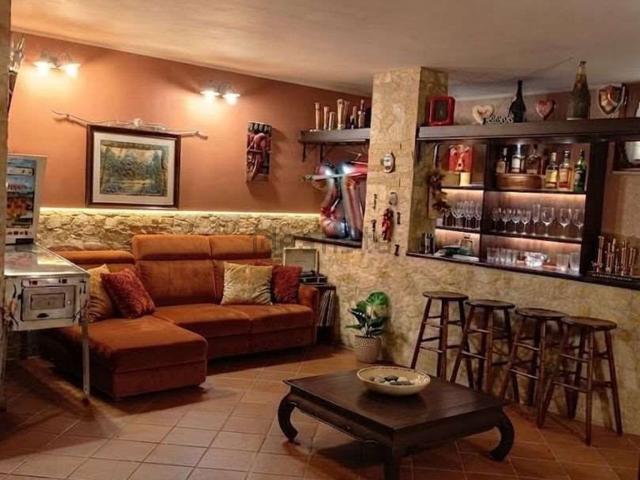 Appartamento in affitto di 120 m² in Via Giovanni Giolitti