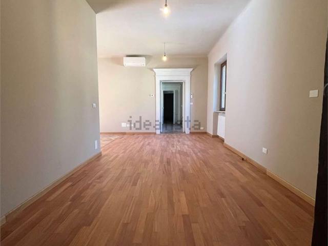 Appartamento in affitto di 120 m² in Via Guglielmo Oberdan