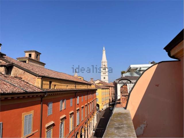Appartamento in affitto di 120 m² in Via Donzi, 5