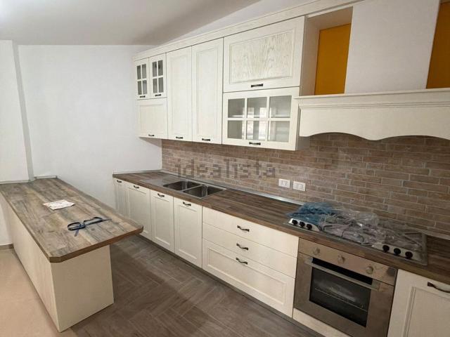 Appartamento in affitto di 120 m² in Via Damiano Assanti