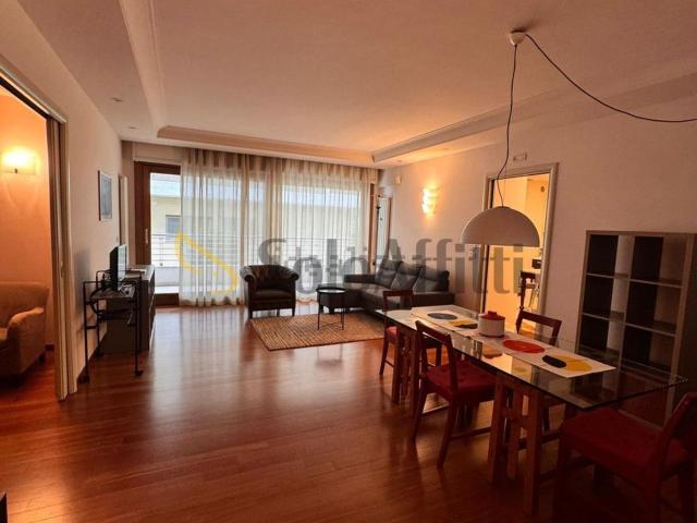 Appartamento in affitto di 120 m² in Via de Amicis