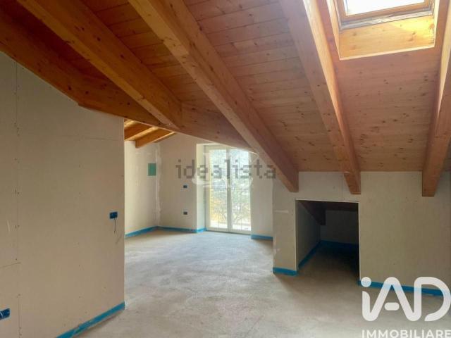 Appartamento in affitto di 120 m² in Via De Gasperi
