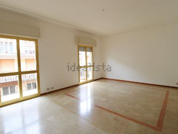 Appartamento in affitto di 120 m² in Via dei Peloritani, 20