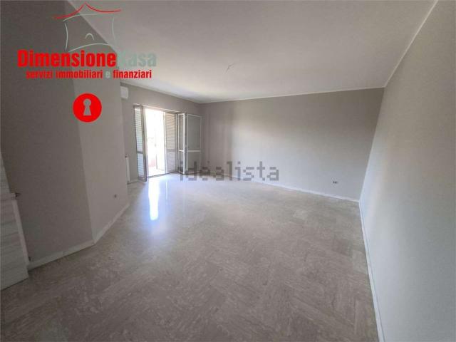 Appartamento in affitto di 120 m² in Via dei Sanniti, 146