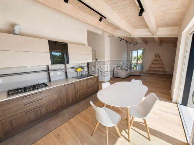 Appartamento in affitto di 120 m² in Via della Cerqua