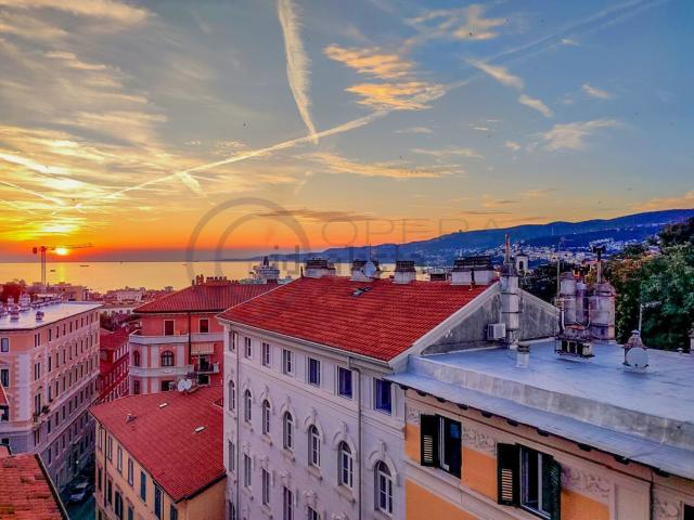 Appartamento in affitto di 120 m² in Via della Galleria, 11