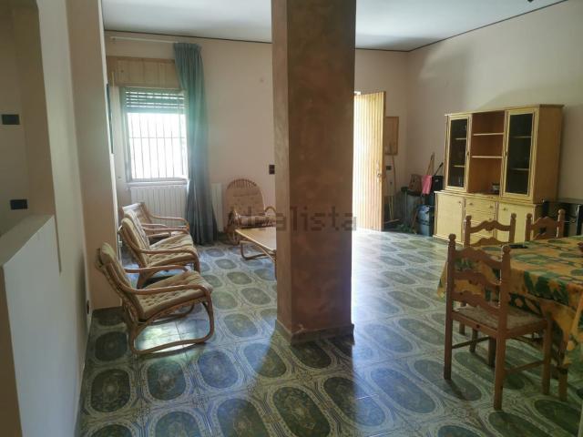 Appartamento in affitto di 120 m² in Via delle Gardenie