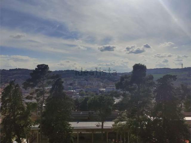 Appartamento in affitto di 120 m² in Via delle Grazie, 38