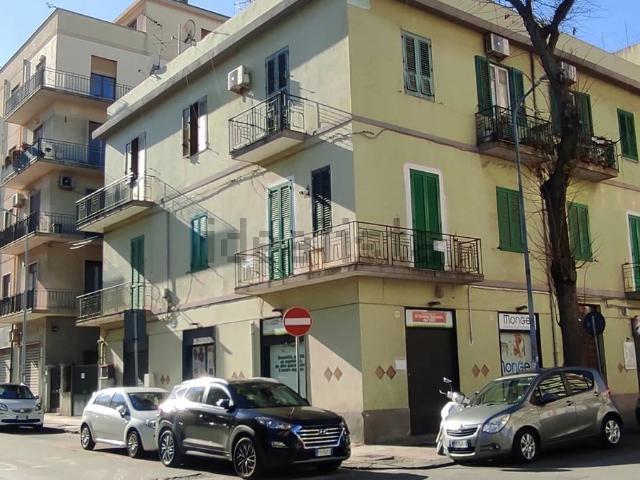 Appartamento in affitto di 120 m² in Via Enzo Geraci, 31