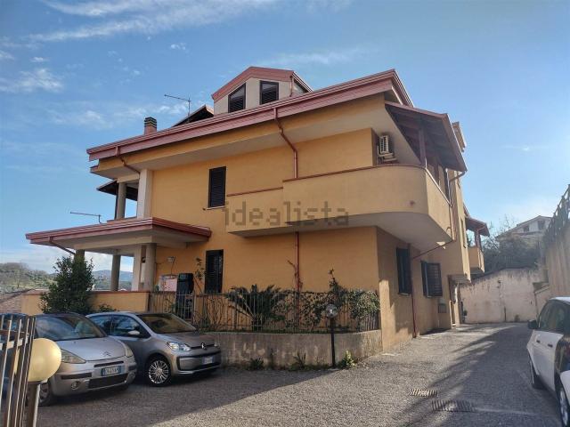 Appartamento in affitto di 120 m² in Via Enrico Berlinguer, 55