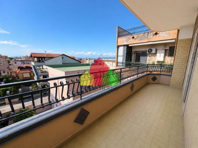 Appartamento in affitto di 120 m² in Via Enrico de Nicola