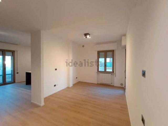 Appartamento in affitto di 120 m² in Via Ermete Zacconi