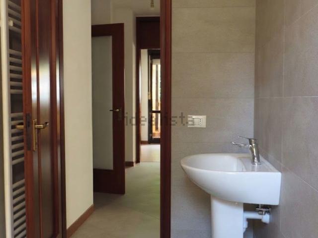 Appartamento in affitto di 120 m² in Via Francesco Dormisch