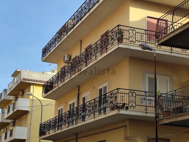 Appartamento in affitto di 120 m² in Via Francesco Petrarca, 28