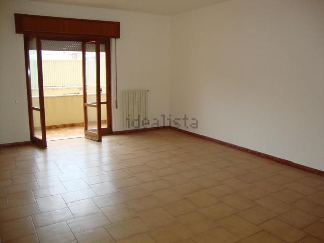 Appartamento in affitto di 120 m² in Via Lombardia