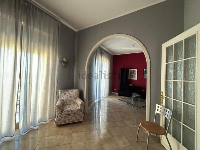 Appartamento in affitto di 120 m² in Via Longo