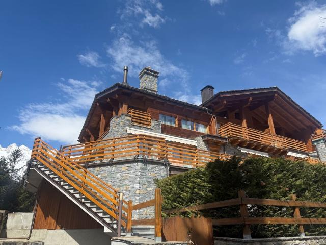 Appartamento in affitto di 120 m² in Via Les Golettes, 25