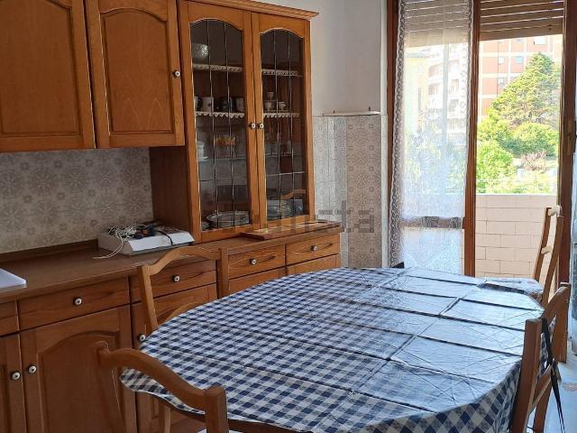 Appartamento in affitto di 120 m² in Via Luigi Galvani