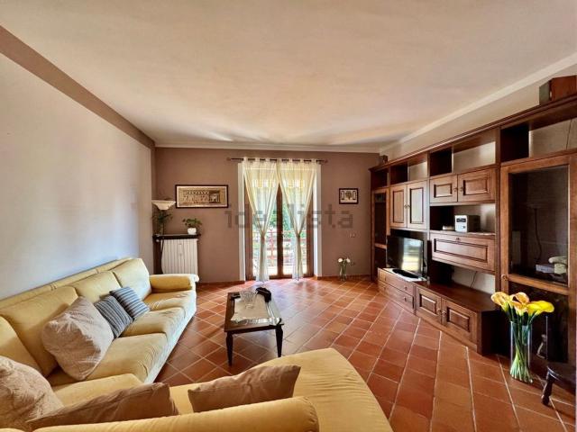Appartamento in affitto di 120 m² in Via Monterrali, 27