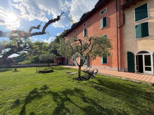 Appartamento in affitto di 120 m² in Via Mattina, 11