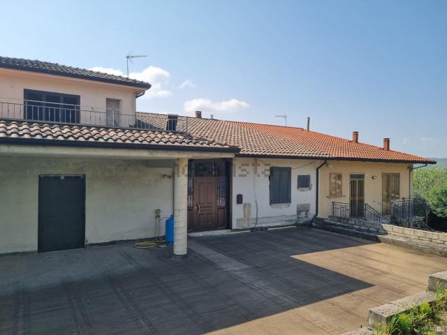 Appartamento in affitto di 120 m² in Via macchia santa maria