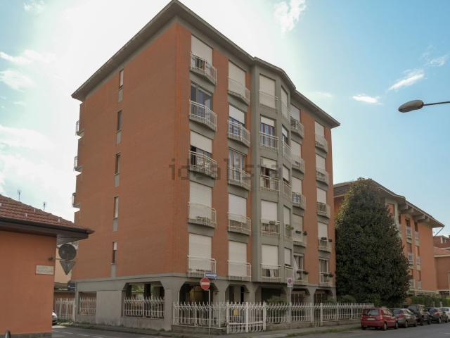 Appartamento in affitto di 120 m² in Via Marco Minghetti, 18