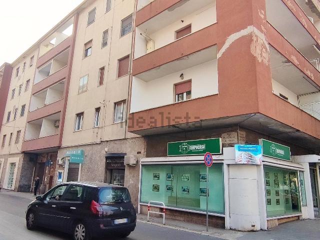 Appartamento in affitto di 120 m² in Via Marchese de Rosa, 92