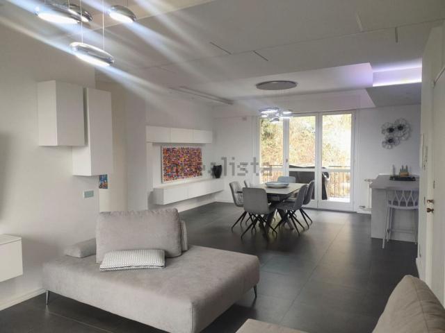 Appartamento in affitto di 120 m² in Via Minazza