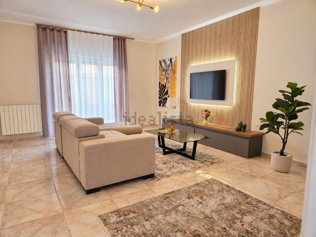 Appartamento in affitto di 120 m² in Via Nicholas Green