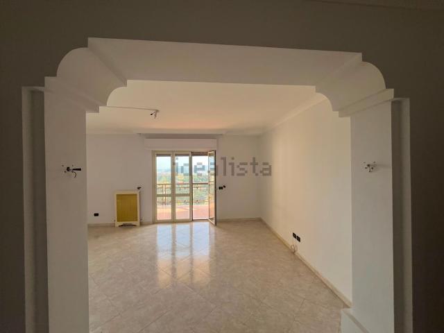 Appartamento in affitto di 120 m² in Via Nicola Calipari
