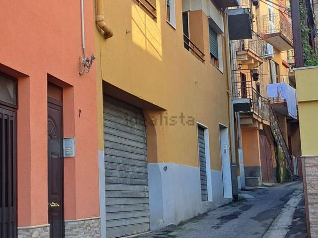 Appartamento in affitto di 120 m² in Via Nuova in Santo Stefano Briga, 3
