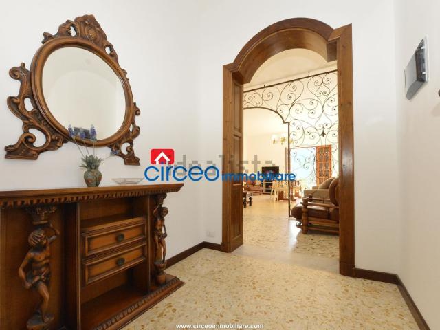 Appartamento in affitto di 120 m² in Via Sabaudia, 275